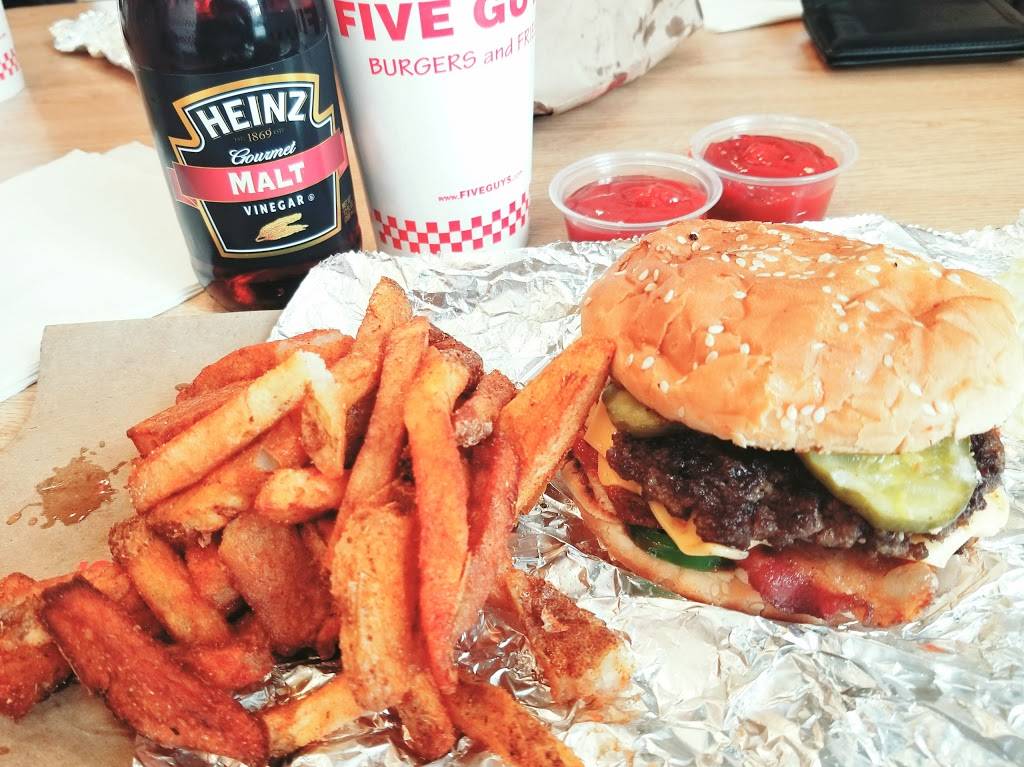 Five Guys | meal takeaway | 9749 Northlake Centre Pkwy, Charlotte, NC 28216, USA | 7045962292 OR +1 704-596-2292
