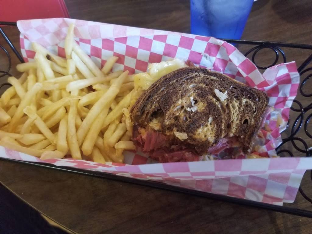 SWisco Taphaus | restaurant | 506 1st St, New Glarus, WI 53574, USA | 6085272225 OR +1 608-527-2225