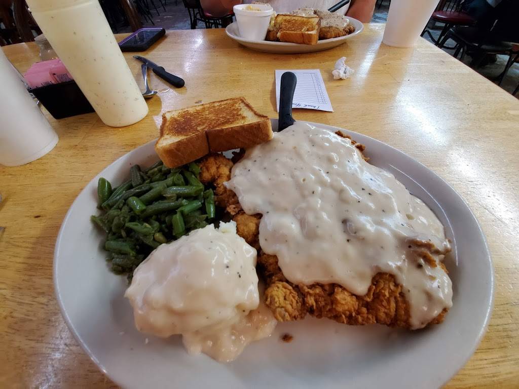 Michael and Moms | restaurant | 301 N Reynolds Hwy 359, Orange Grove, TX 78372, USA | 3613843000 OR +1 361-384-3000