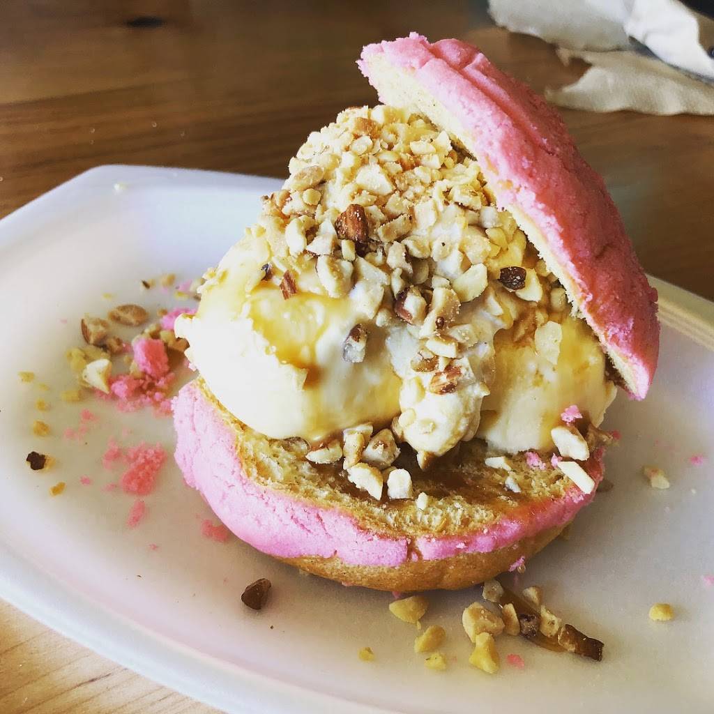 Rollies Mexican Patio | restaurant | 4573 S 12th Ave, Tucson, AZ 85714, USA | 5203006289 OR +1 520-300-6289