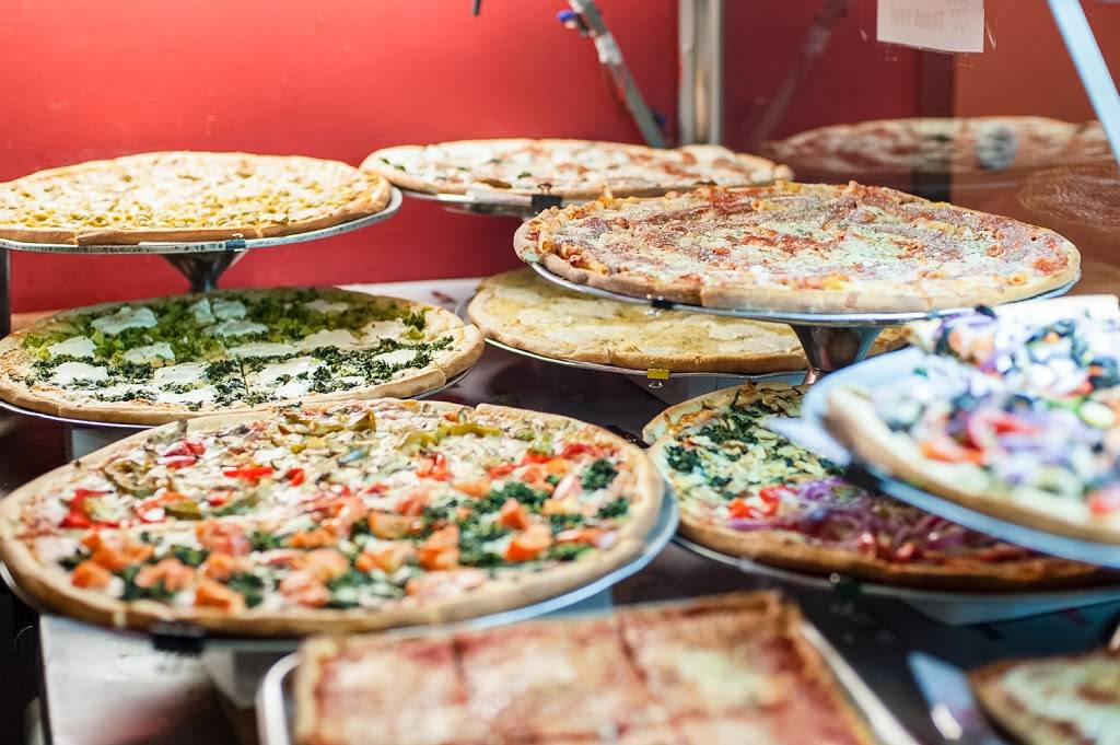 Bravo Kosher Downtown | restaurant | 17 Trinity Pl, New York, NY 10006, USA | 2123441111 OR +1 212-344-1111