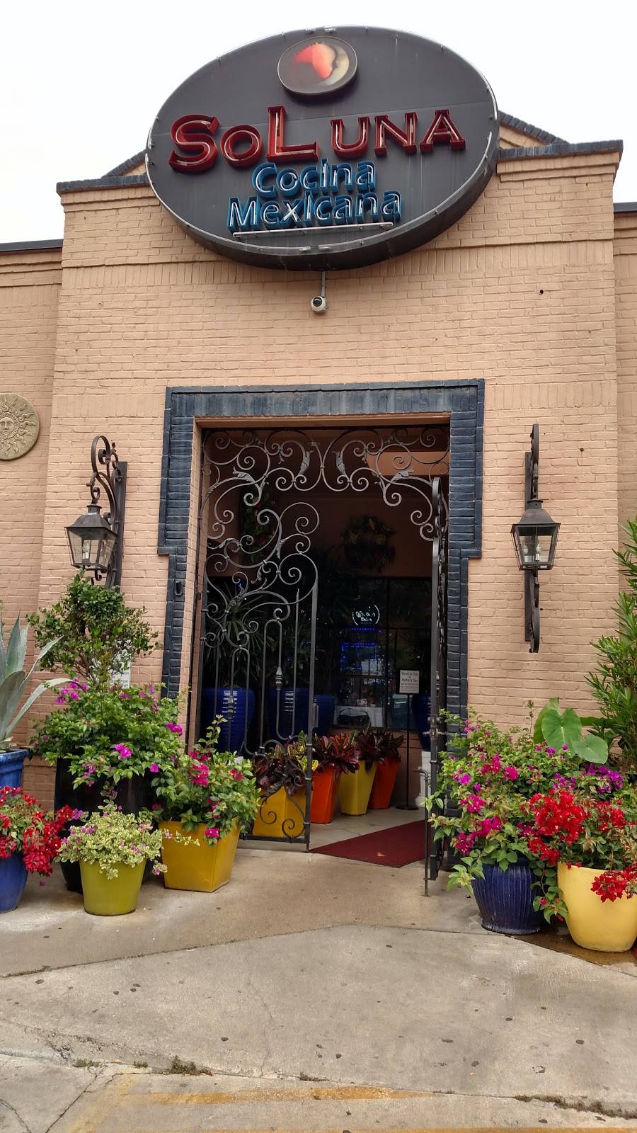 Soluna | restaurant | 7959 Broadway Street St #204, San Antonio, TX 78209, USA | 2109308070 OR +1 210-930-8070