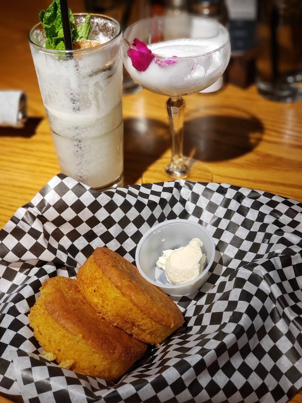 Bobby-Q BBQ Restaurant and Steakhouse | restaurant | 1610 S Stapley Dr, Mesa, AZ 85204, USA | 4803617470 OR +1 480-361-7470