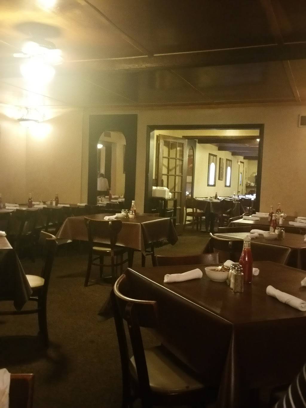 Annes Hide-A-Way | restaurant | 323 W Railroad Ave, Ottawa, IL 61350, USA | 8154339686 OR +1 815-433-9686