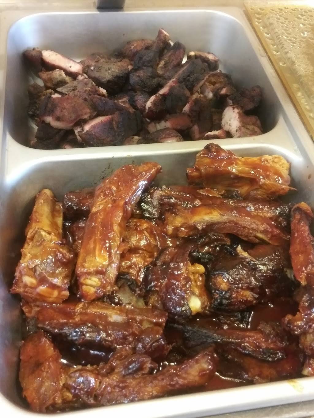 Olivias | restaurant | 1223 Park Ave, Bridgeport, CT 06604, USA | 4758006435 OR +1 475-800-6435