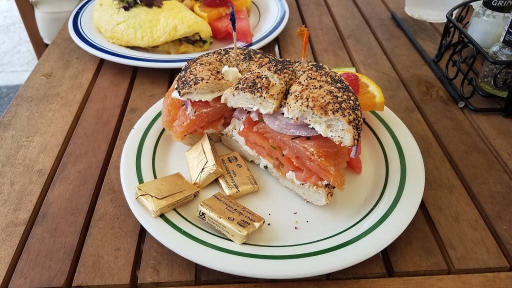 Belles Cafe | restaurant | 1 Washington St, Newport, RI 02840, USA | 4016195964 OR +1 401-619-5964