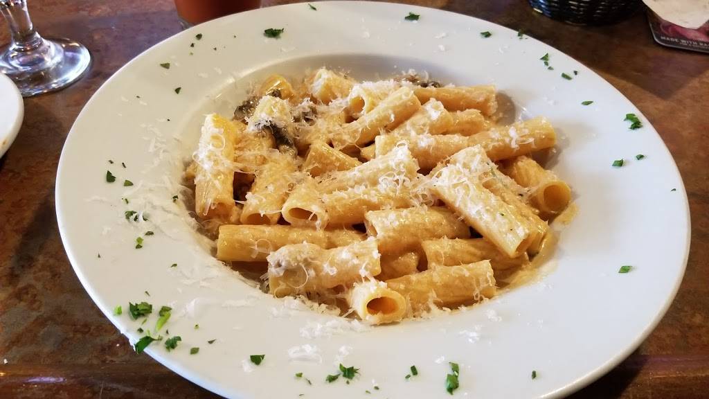 Bella Roma | restaurant | 134 E Market St, New Albany, IN 47150, USA | 8127259495 OR +1 812-725-9495