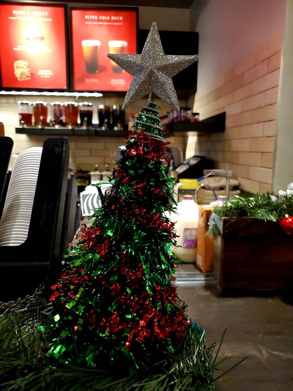 Starbucks | cafe | 8869 Brecksville Rd, Brecksville, OH 44141, USA | 4405460907 OR +1 440-546-0907