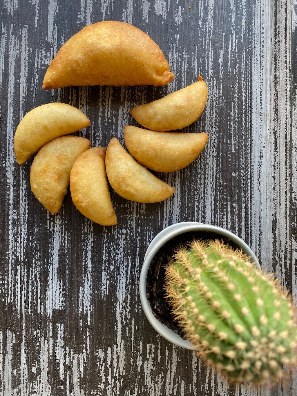 Pa Paraguaná Venezuelan Latin Restaurant | restaurant | 2381 N Orange Blossom Trail, Kissimmee, FL 34744, USA | 3212004400 OR +1 321-200-4400