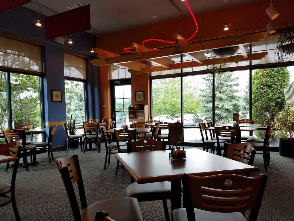 Isaacs Restaurant - Wyomissing | restaurant | 94 Commerce Dr, Wyomissing, PA 19610, USA | 6103761717 OR +1 610-376-1717