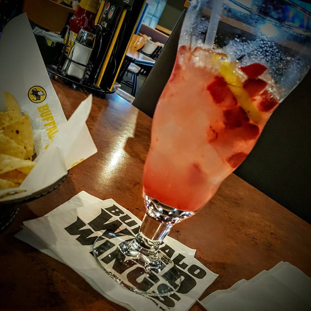 Buffalo Wild Wings | meal takeaway | 10015 Coors Blvd NW, Albuquerque, NM 87114, USA | 5059229464 OR +1 505-922-9464
