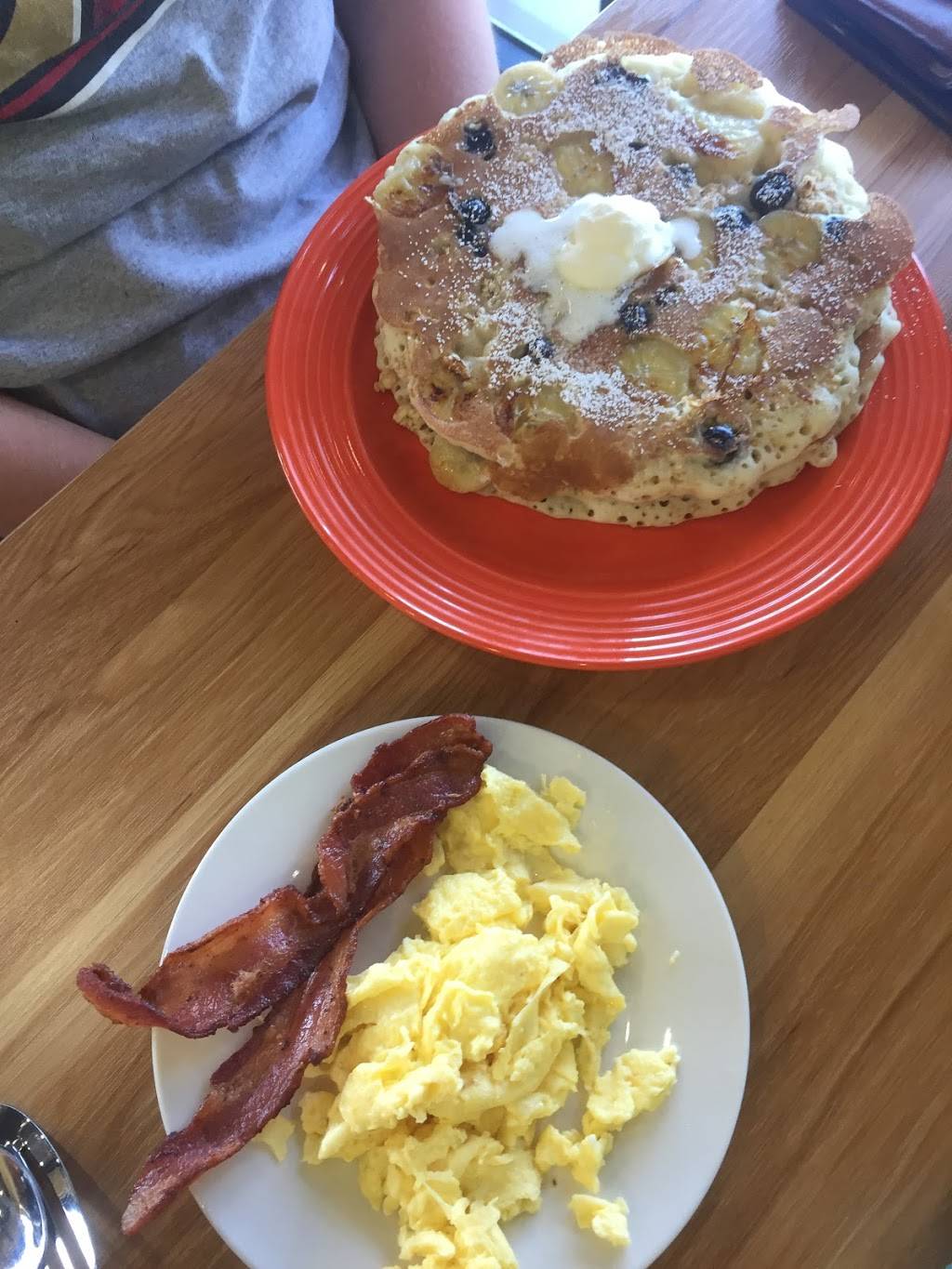 Country Cafe | restaurant | 2321 E 4th St, Santa Ana, CA 92705, USA | 6572475441 OR +1 657-247-5441