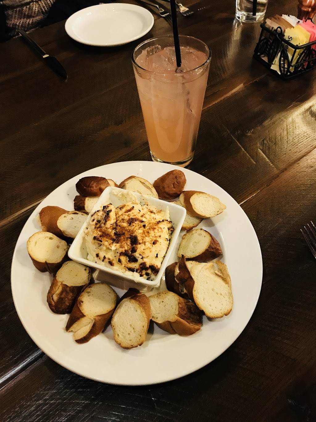 The Emerald Stone Grille | restaurant | 1001 Jefferson St, Lynchburg, VA 24504, USA | 4344394906 OR +1 434-439-4906