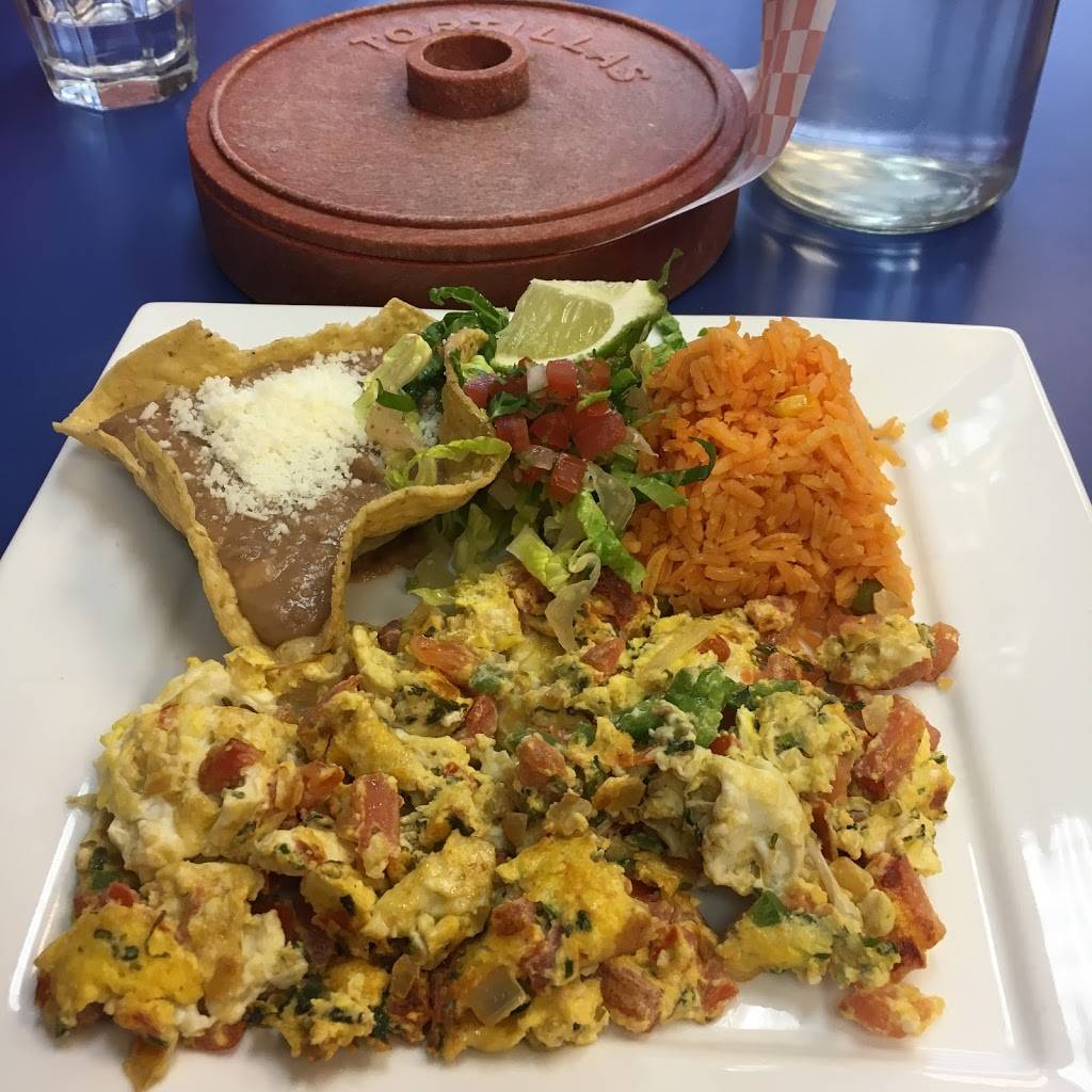 La Huarachita | restaurant | 3334 N Milwaukee Ave, Chicago, IL 60641, USA | 7736471983 OR +1 773-647-1983