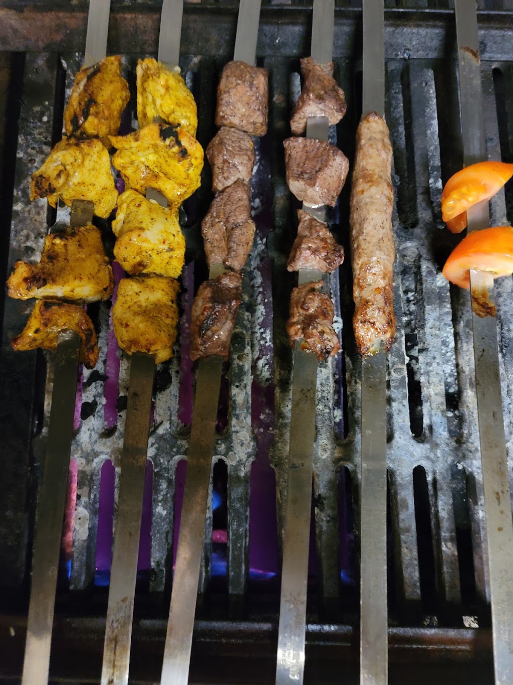 Palmyra Restuarant | restaurant | 2907 Douglas Ave, Des Moines, IA 50310, USA | 5156303402 OR +1 515-630-3402