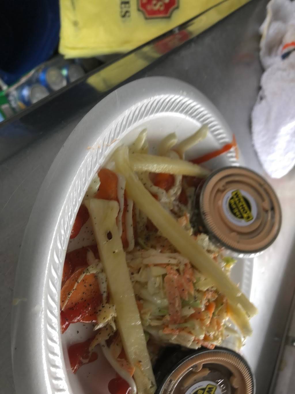 Wichos burger | restaurant | Detroit, MI 48209, USA | 3137668082 OR +1 313-766-8082