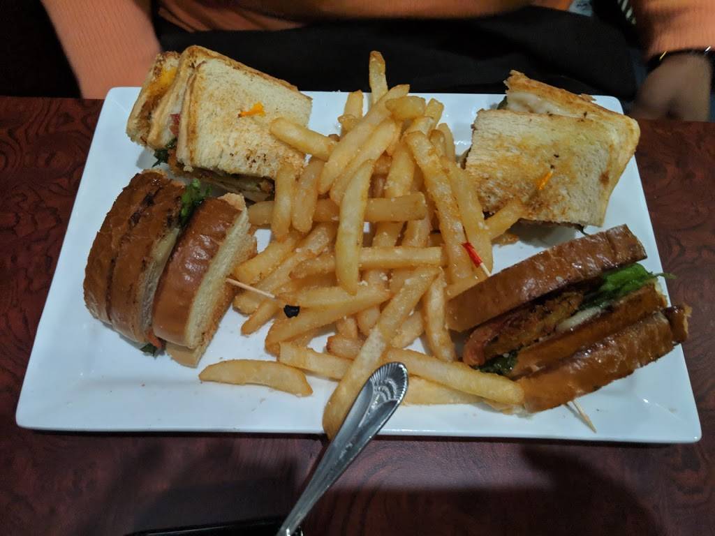 Johnnies Jazz Bar & Grille | restaurant | 1903 Victory Dr, Liberty, MO 64068, USA | 8167922675 OR +1 816-792-2675