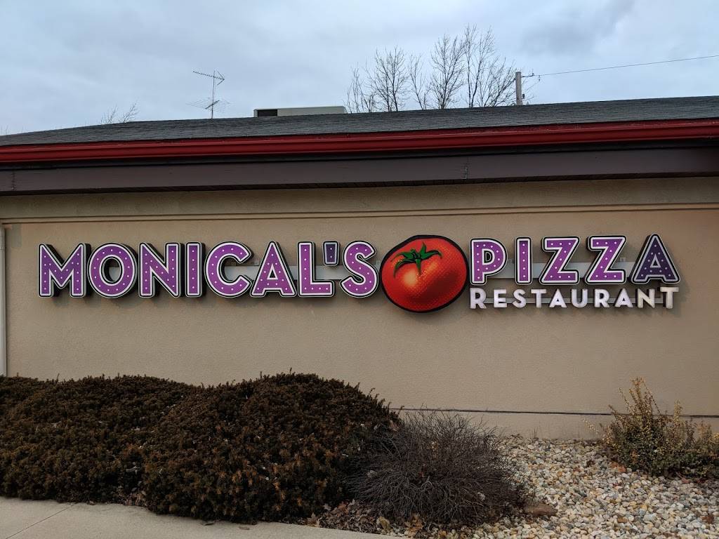 Monicals Pizza | restaurant | 600 W Oak St, Fairbury, IL 61739, USA | 8156924302 OR +1 815-692-4302