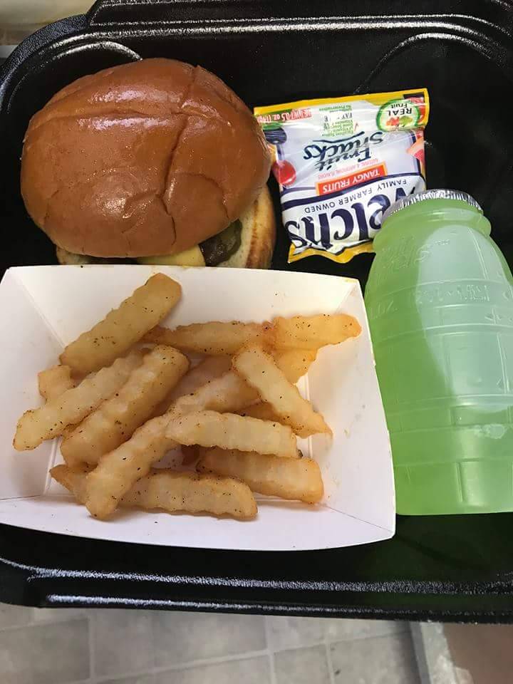 Finger Foodz | restaurant | 7641 Troost Ave, Kansas City, MO 64131, USA | 8165413162 OR +1 816-541-3162