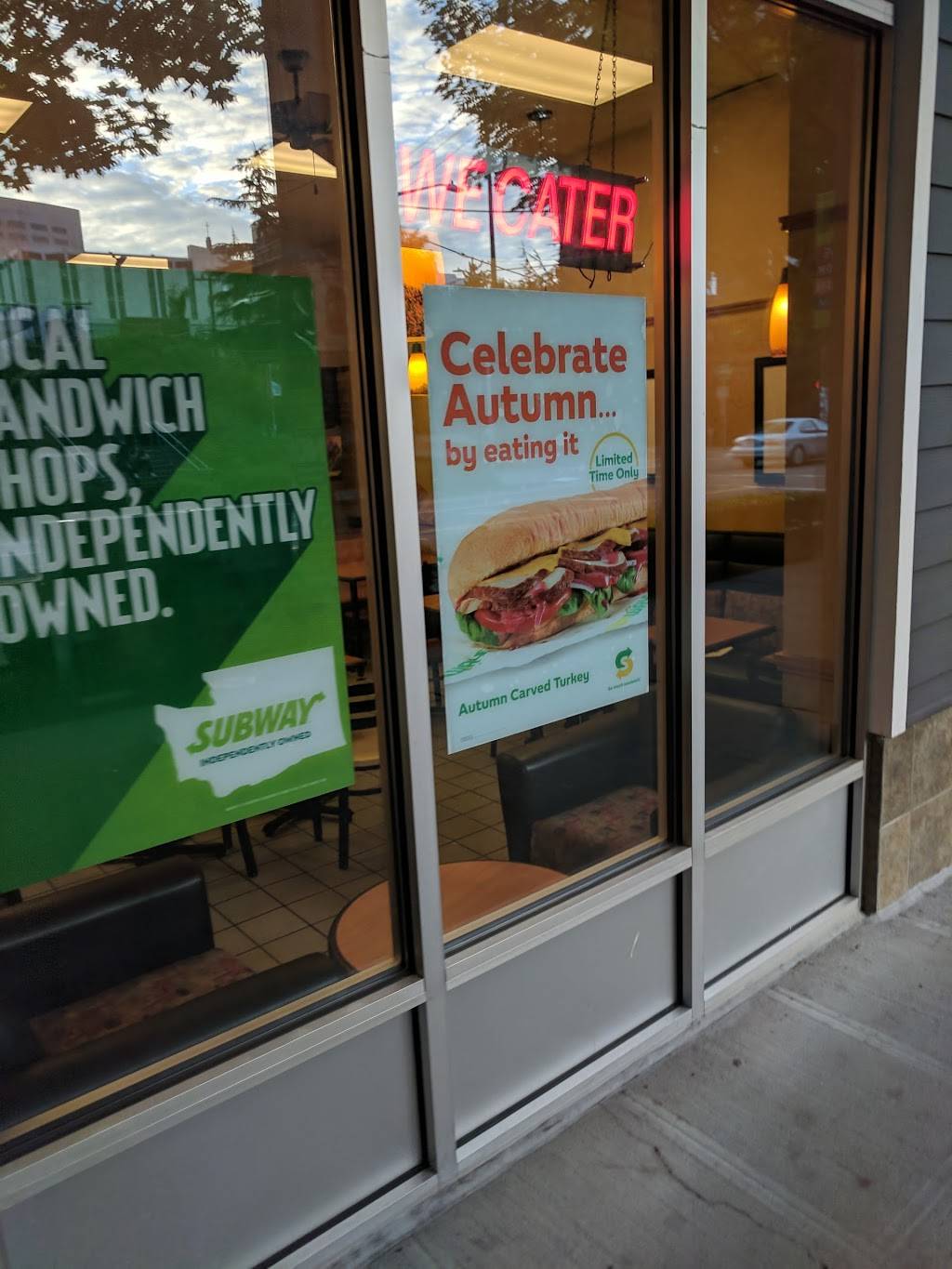 Subway | meal takeaway | 806 12th Ave, Seattle, WA 98122, USA | 2063282352 OR +1 206-328-2352