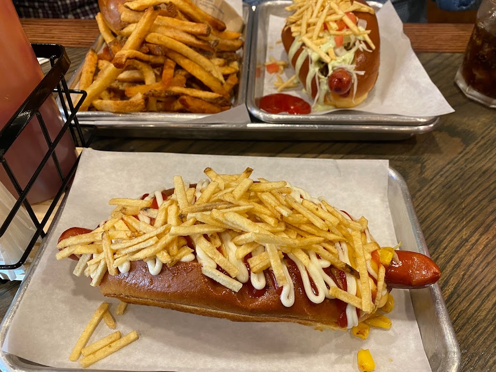 Dyckman Dogs | restaurant | 105-A Dyckman St, New York, NY 10040, USA | 6468526499 OR +1 646-852-6499