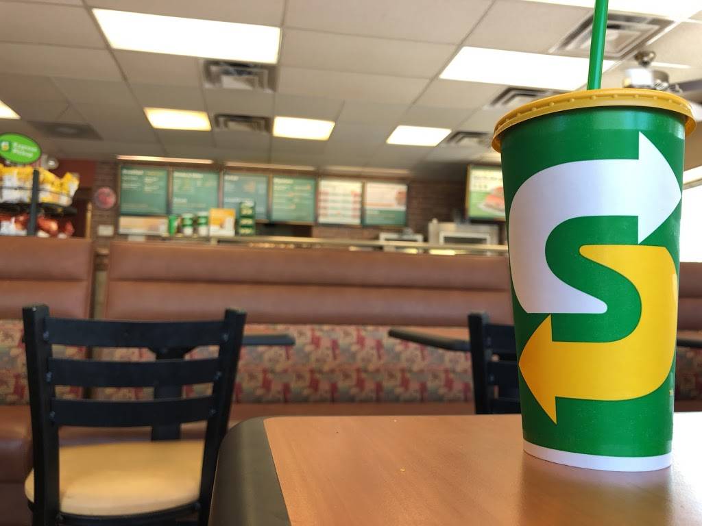 Subway | restaurant | 3566 Riverside Dr, Columbus, OH 43221, USA | 6144577828 OR +1 614-457-7828