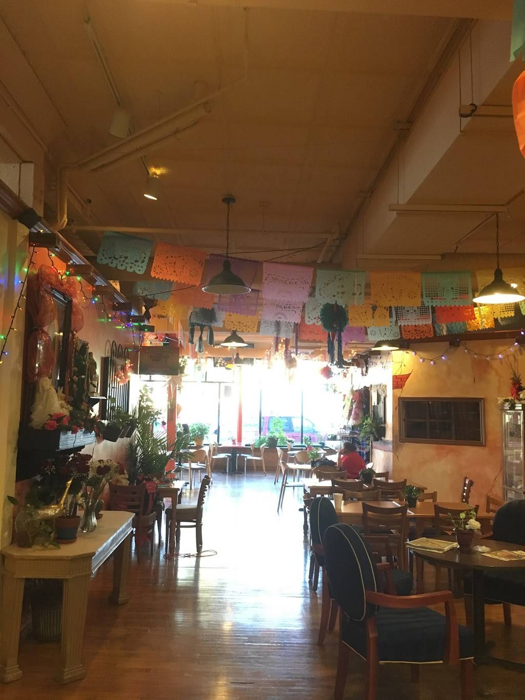 Plaza Latina | restaurant | 927 Payne Ave, St Paul, MN 55130, USA | 6517766300 OR +1 651-776-6300