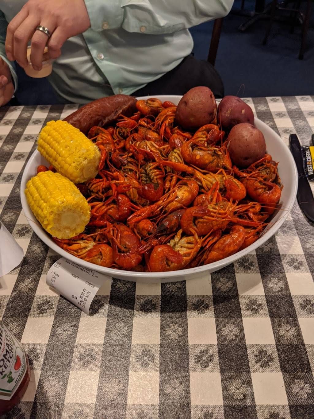 Bubbas II Po-Boys & Seafood | restaurant | 212 E Bayou Rd, Thibodaux, LA 70301, USA | 9854490900 OR +1 985-449-0900