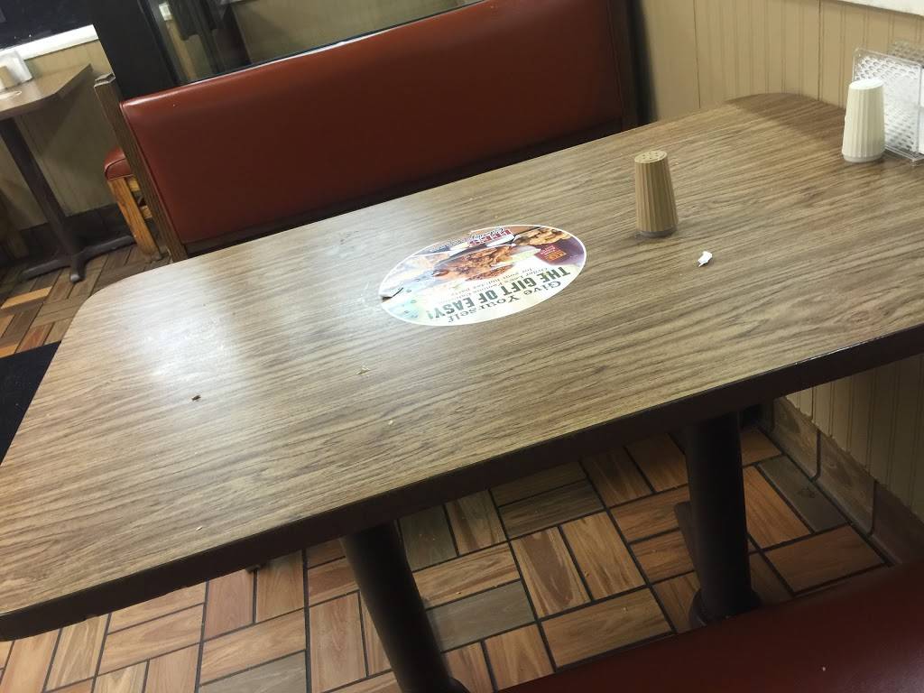 Lees Famous Recipe Chicken | restaurant | 1031 E 2nd St, Franklin, OH 45005, USA | 9377466331 OR +1 937-746-6331