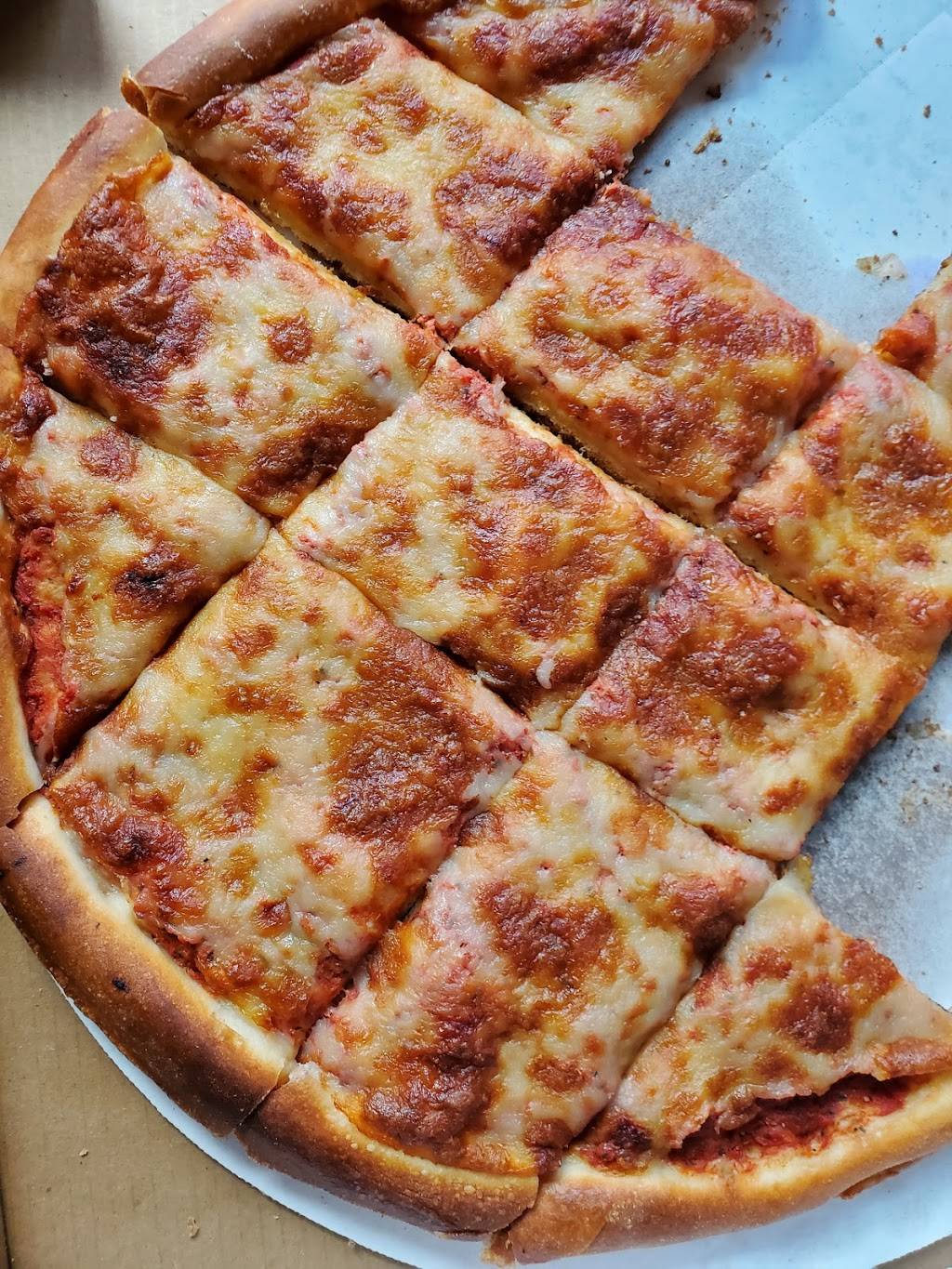 Campus Pizza | restaurant | 1258 Broad St, Hartford, CT 06106, USA | 8602463663 OR +1 860-246-3663