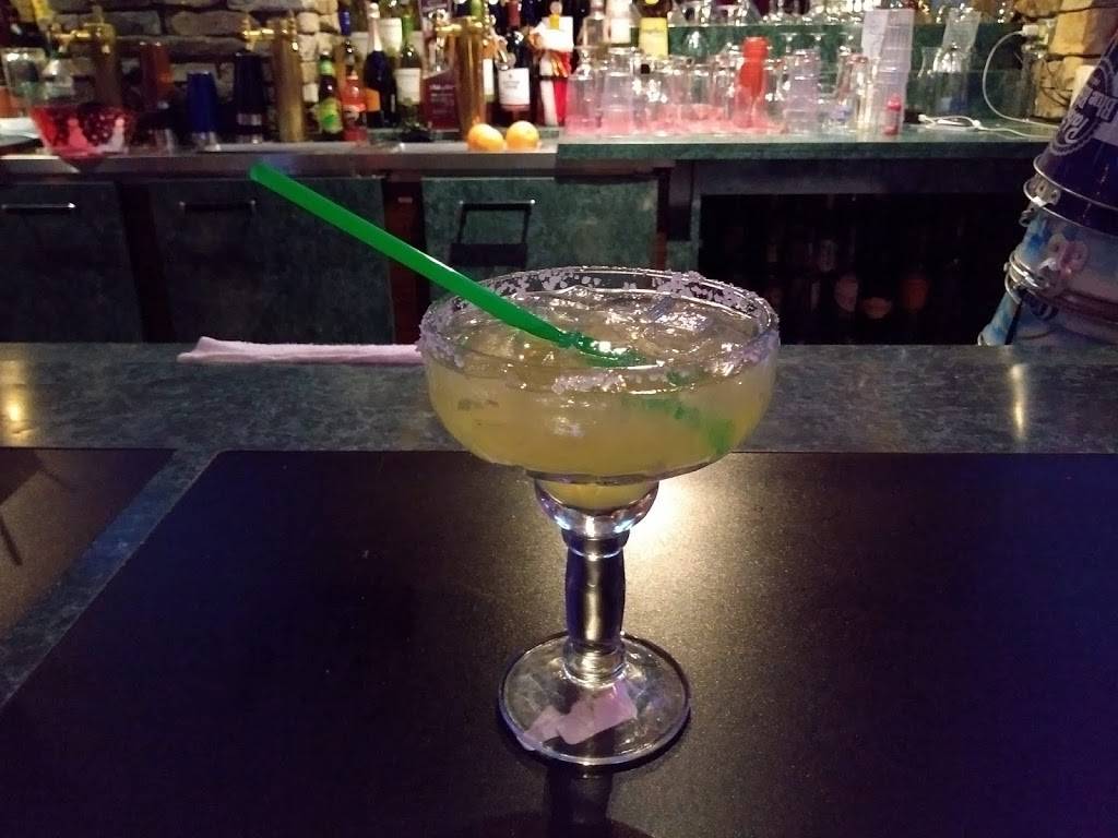 Mendozas Bar and Grill | restaurant | 551 E Moana Ln, Reno, NV 89502, USA | 7753846528 OR +1 775-384-6528