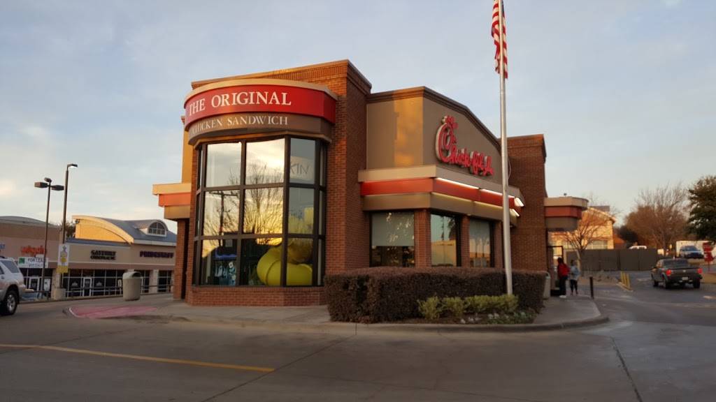 Chick-fil-A | restaurant | 3200 Hulen St, Fort Worth, TX 76107, USA | 8177374904 OR +1 817-737-4904