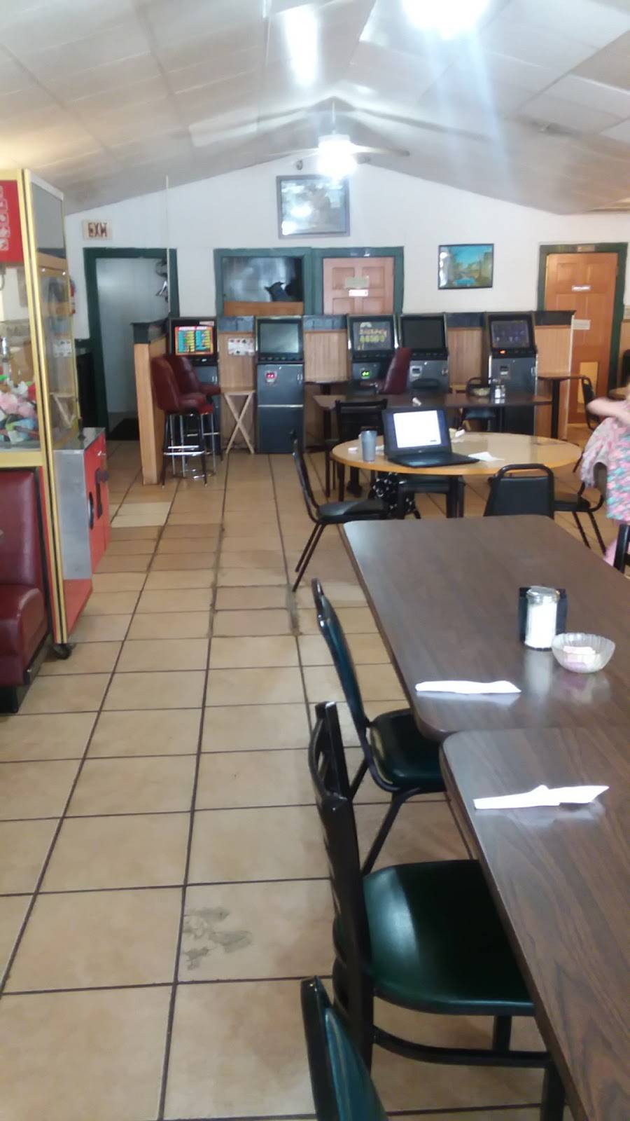 The Red Apple Family Restaurant | restaurant | 5355, 707 S 3rd Ave, Wausau, WI 54401, USA | 7152982203 OR +1 715-298-2203