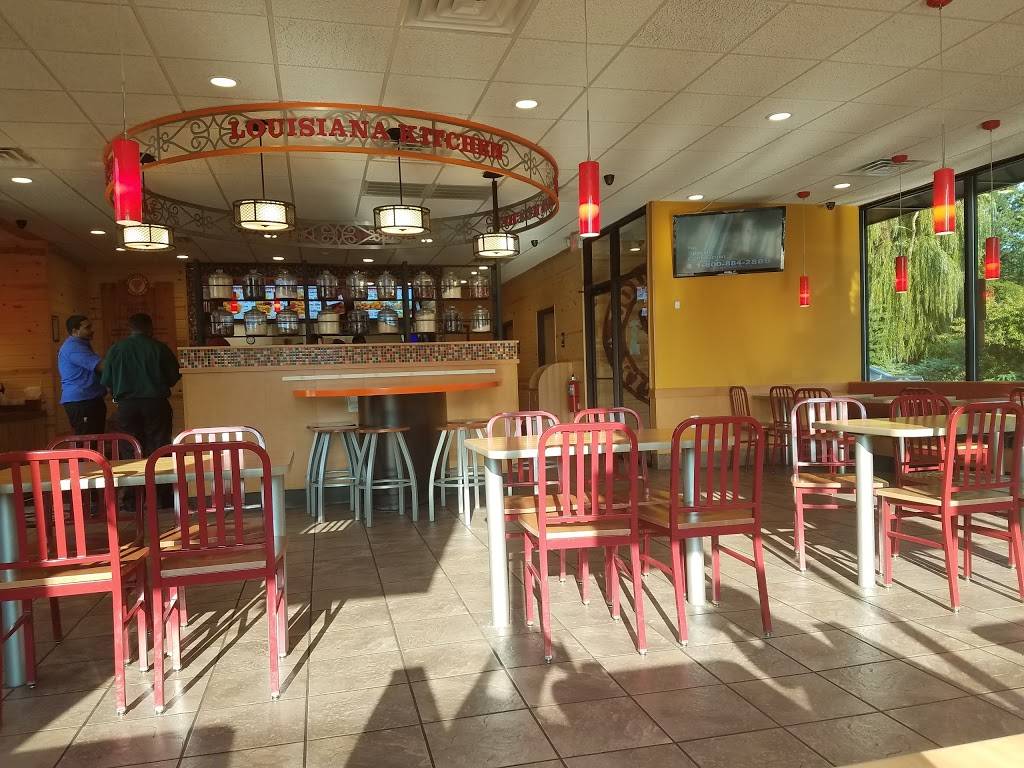 Popeyes Louisiana Kitchen | restaurant | 25 NJ-35, Eatontown, NJ 07724, USA | 7325427800 OR +1 732-542-7800