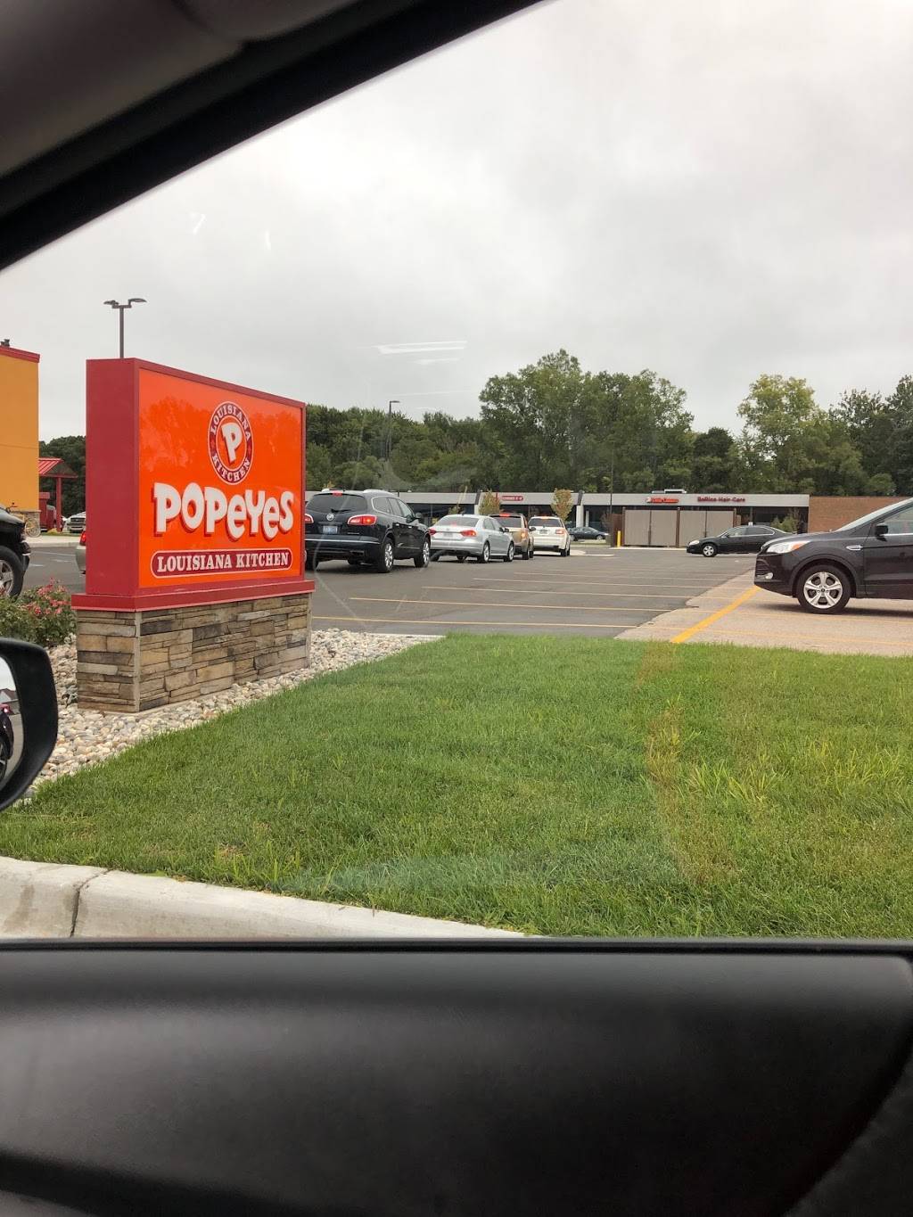 Popeyes Louisiana Kitchen | restaurant | 5448 Division Ave S Se, Kentwood, MI 49548, USA | 6162783958 OR +1 616-278-3958