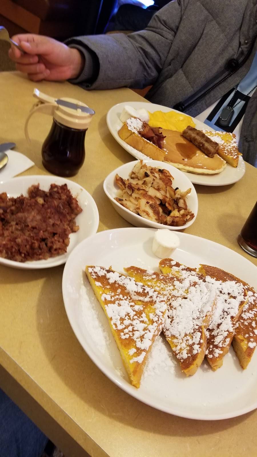 Middletown Pancake House | restaurant | 1610 NJ-35, Middletown, NJ 07748, USA | 7326711145 OR +1 732-671-1145