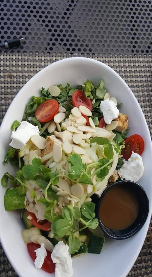 The Pickle Barrel | restaurant | 17215 Yonge St, Newmarket, ON L3Y 5L8, Canada | 9052357444 OR +1 905-235-7444