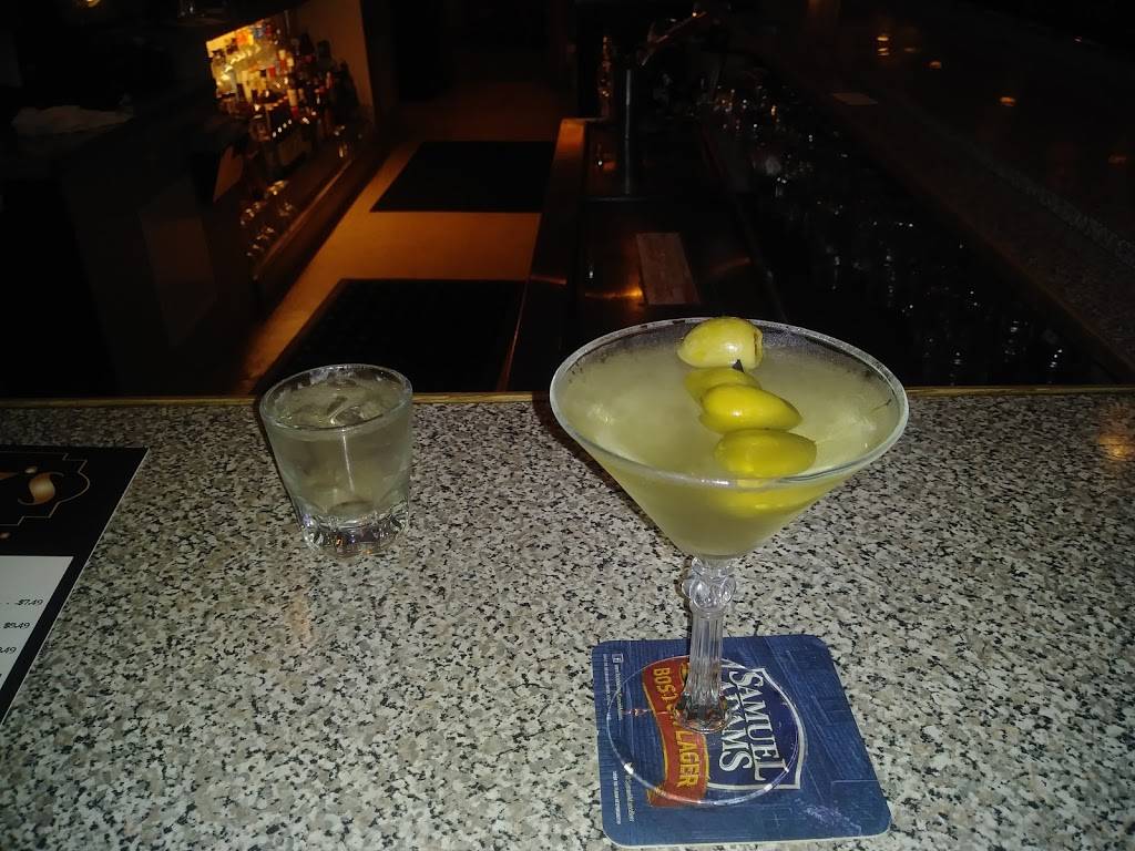 Gatsbys Bar and Grill | restaurant | 4936 Pennell Rd, Aston, PA 19014, USA | 6104944500 OR +1 610-494-4500