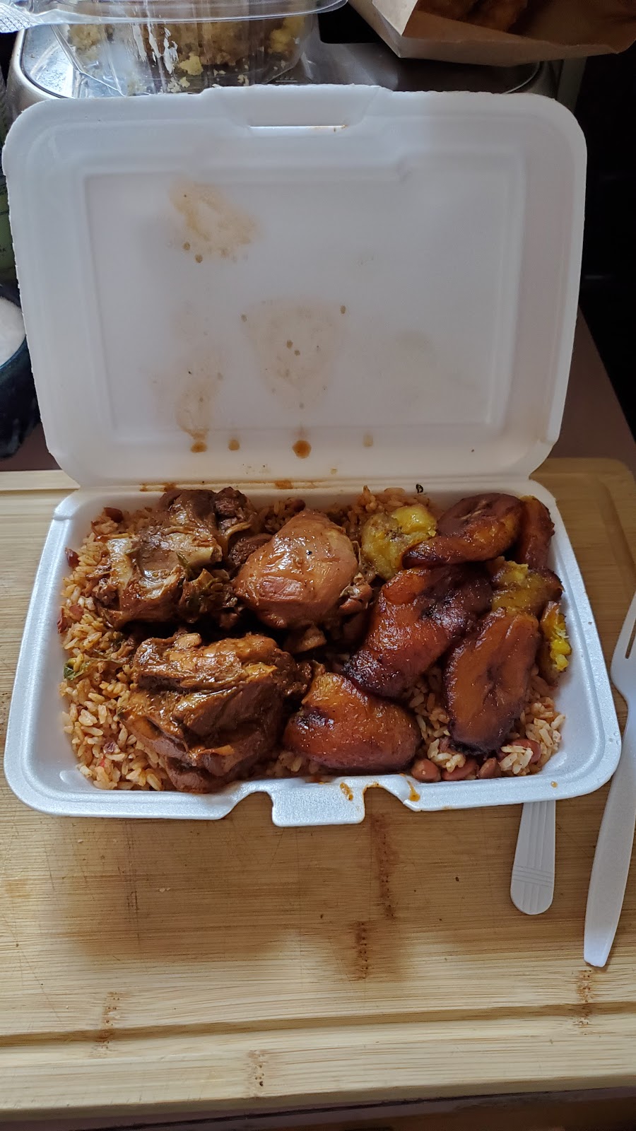 La Cuchara Restaurant | meal delivery | 381 Blue Hill Avenue, Boston, MA 02121, USA | 6174457500 OR +1 617-445-7500