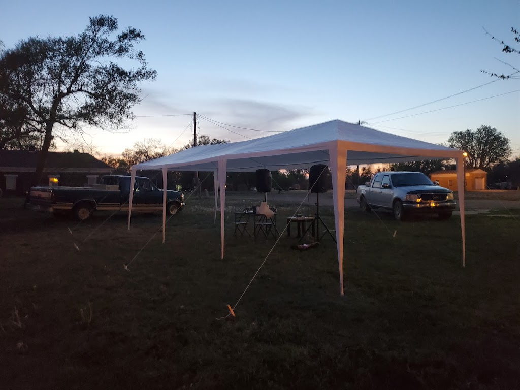 Smoky Hill Entertainment Adventures LLC. | restaurant | 100 N Kansas Ave, Kanopolis, KS 67454, USA | 7854232020 OR +1 785-423-2020