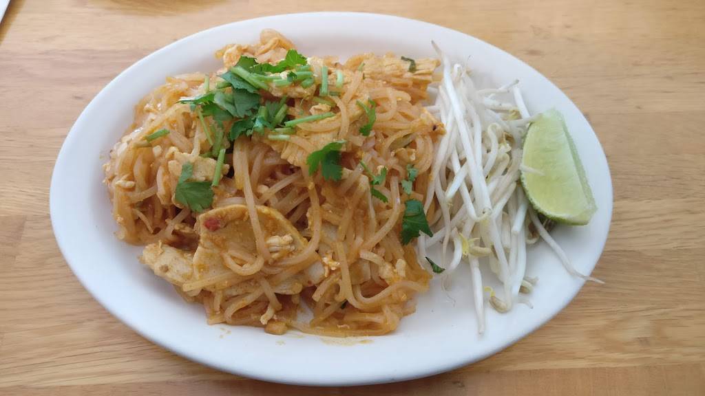 Thai Chiang Mai Restaurant | restaurant | 500 Americhase Dr, Greensboro, NC 27409, USA | 3368690908 OR +1 336-869-0908