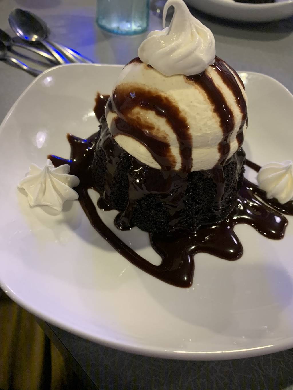 Locos Grill & Pub | restaurant | 3105 E Silver Springs Blvd, Ocala, FL 34470, USA | 3524215769 OR +1 352-421-5769