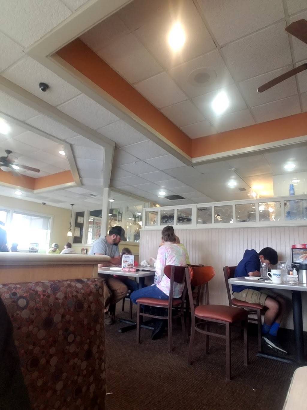 IHOP | restaurant | 111 I-20, Marshall, TX 75672, USA | 9039354686 OR +1 903-935-4686