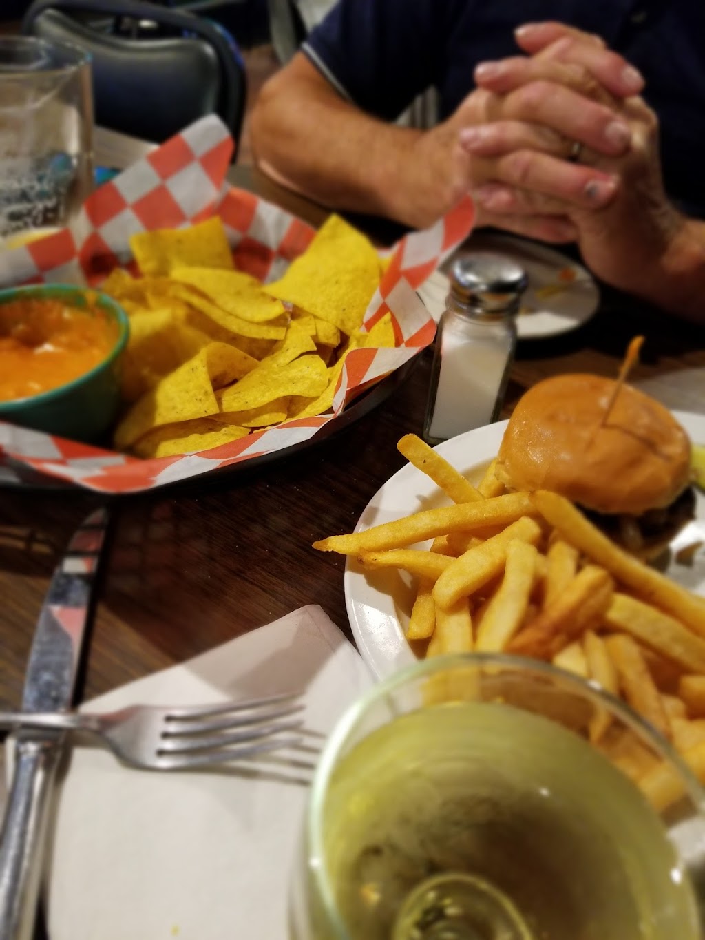 Gold Nugget Bar & Grill | restaurant | 6513 Center St, Ellsworth, MI 49729, USA | 2315886023 OR +1 231-588-6023