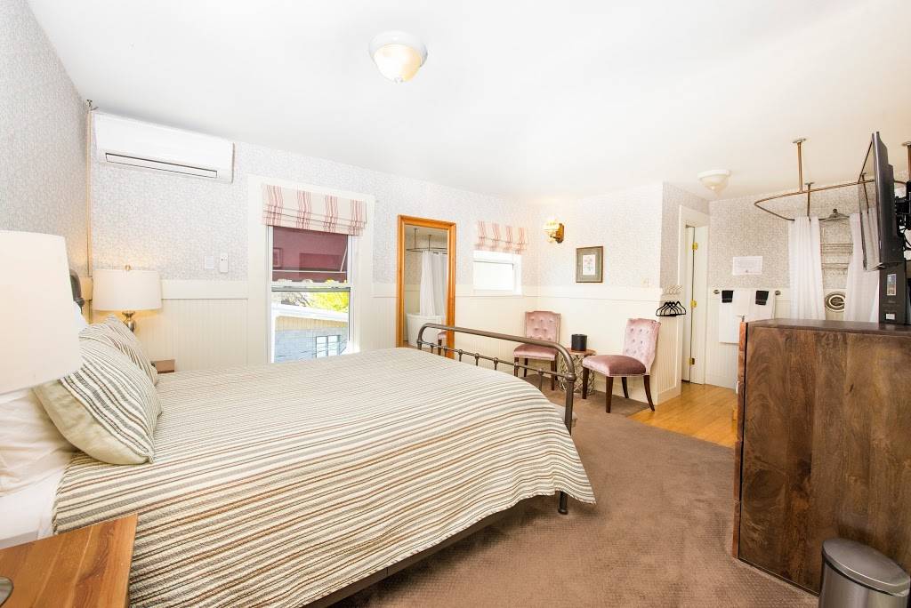 Hotel Charlotte | restaurant | 18736 Main St, Groveland, CA 95321, USA | 2099626455 OR +1 209-962-6455