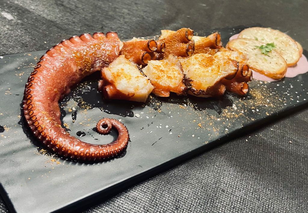 Duo Gastropub | restaurant | 4037 75th St, Queens, NY 11373, USA | 9178303995 OR +1 917-830-3995