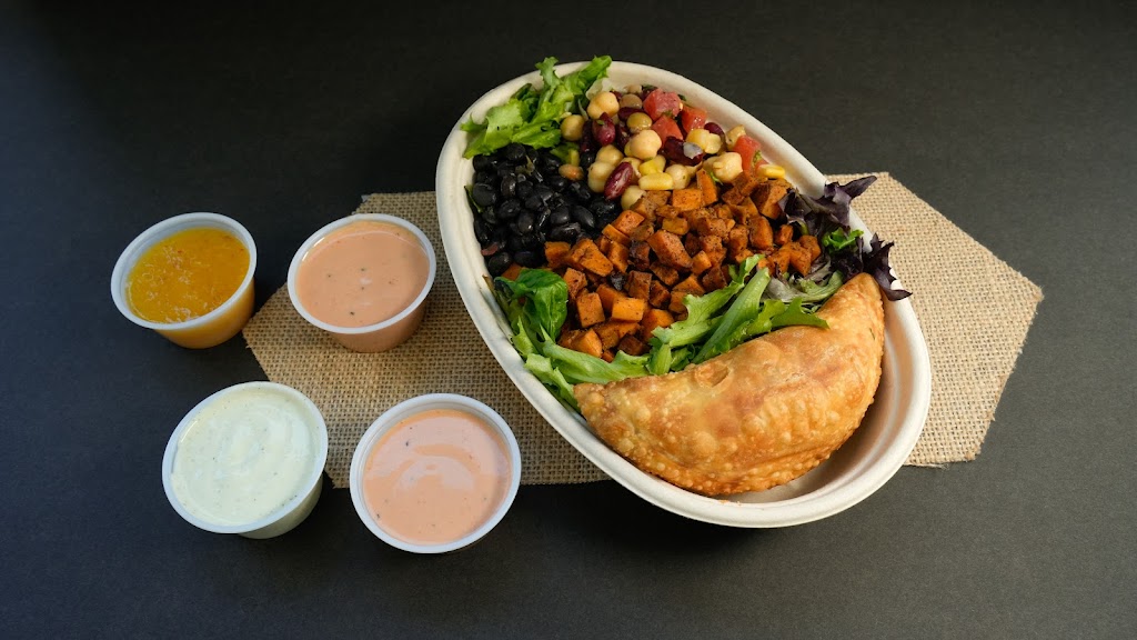 Hola Island Kitchens | restaurant | 2235 E 55th St, Cleveland, OH 44103, USA | 2169464652 OR +1 216-946-4652