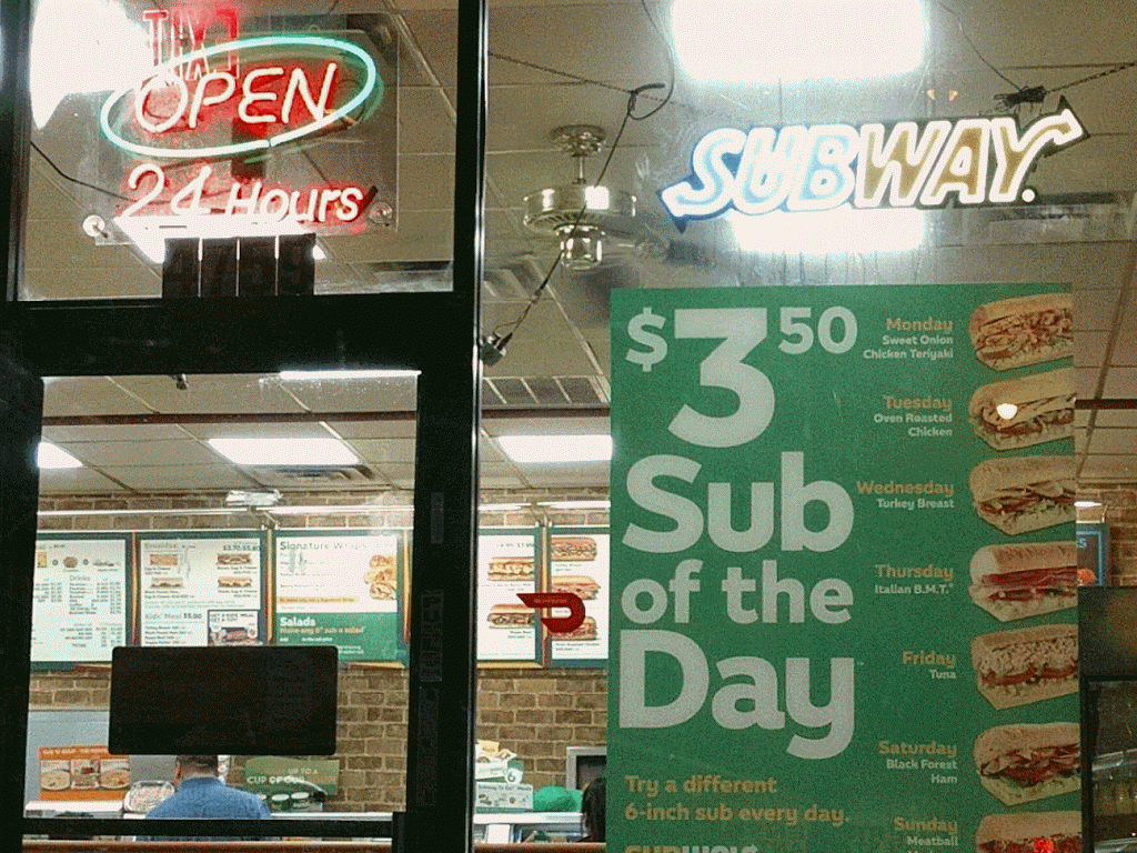 Subway Restaurants | restaurant | 4759 W Fullerton Ave, Chicago, IL 60639, USA | 7732371414 OR +1 773-237-1414