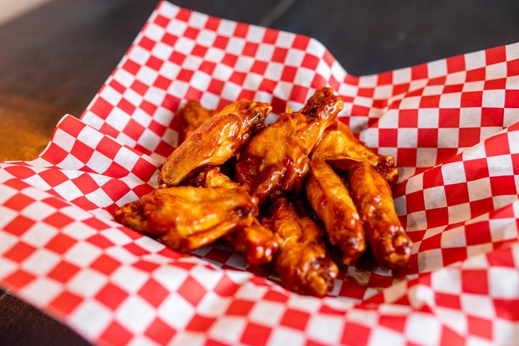 Crooked Feathers Cottleville | restaurant | 4506 Mid Rivers Mall Dr, Cottleville, MO 63376, USA | 6362445440 OR +1 636-244-5440