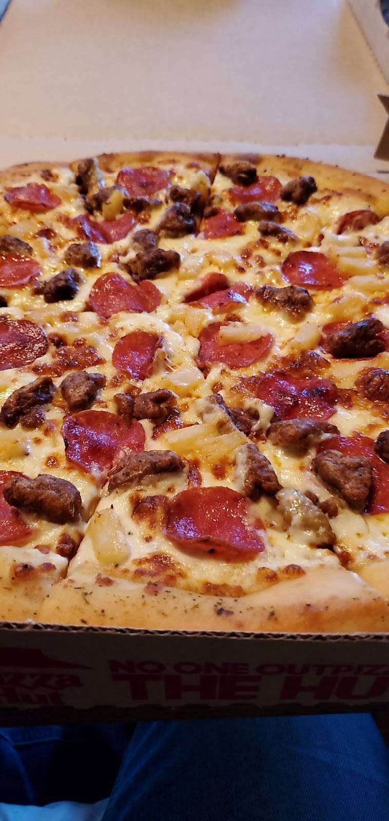 Pizza Hut | meal takeaway | 7716 N First St, Fresno, CA 93720, USA | 5594460700 OR +1 559-446-0700